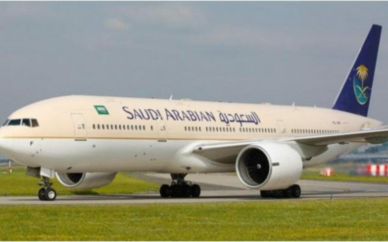 طريقة التقديم على وظائف الخطوط الجوية السعودية 2022 الضيافة الجوية للجنسين عبر روابط مباشرة