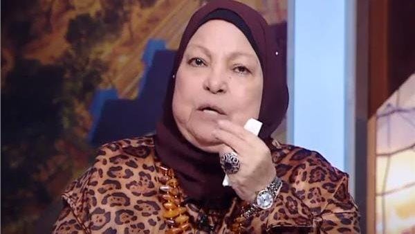 هددوني بالقتل.. سعاد صالح تكشف مفاجأة بشأن تصريحاتها عن النقاب