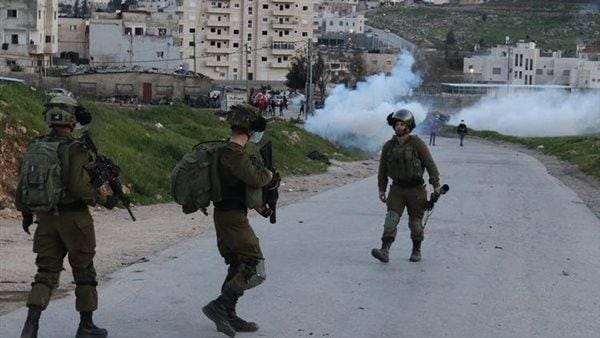 استشهاد فلسطيني وإصابة 25 آخرين في هجوم لمستوطنين إسرائيليين بالضفة الغربية