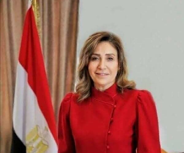 وزيرة الثقافة: اختيار مصر ضيف شرف معرض أبوظبي للكتاب تكريم لدورها عربيا وعالميا
