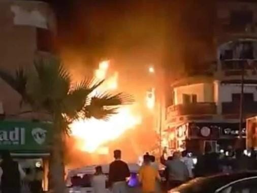 حريق هائل فى عدد من المحلات بمنطقة البيطاش بالإسكندرية