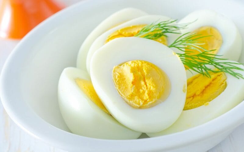 فوائد تناول البيض المسلوق للطفل