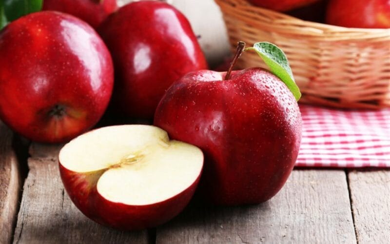 فوائد مهمة للتفاح على صحة البشرة