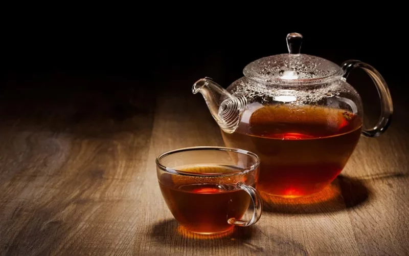 متى أشرب الشاي بعد حبوب الحديد؟ وهل يؤثر على قدرة امتصاصها