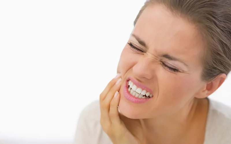 أعشاب طبيعية تساعد في تخفيف ألم الأسنان