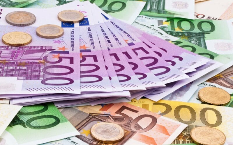 سعر اليورو مقابل الجنيه المصري اليوم الخميس 9 مايو