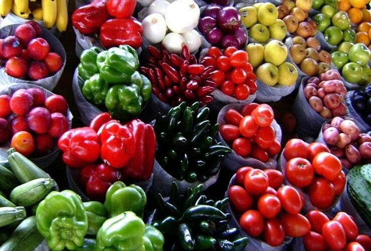 «الطماطم بـ6 والخوخ بـ32».. أسعار الخضراوات والفاكهة اليوم الجمعة 3 مايو 2024