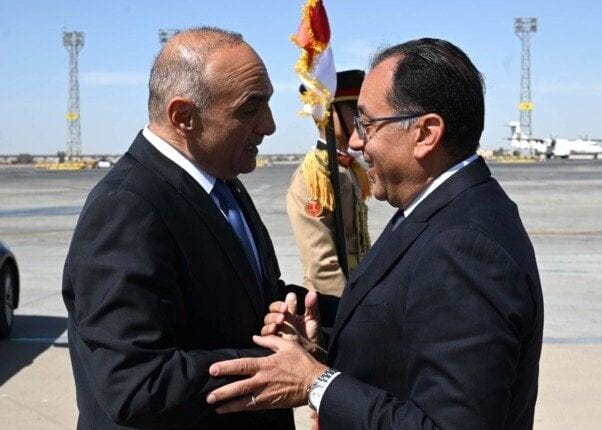رئيس الوزراء يستقبل نظيره الأردني بمطار القاهرة الدولي
