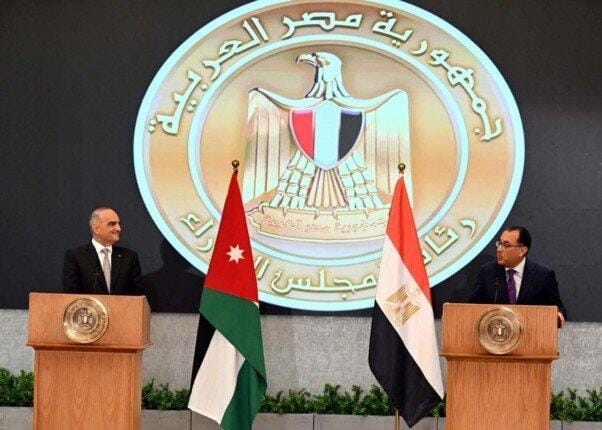 رئيس الوزراء: نعمل خلال المرحلة الراهنة على زيادة حجم الاستثمارات المتبادلة بين مصر والأردن