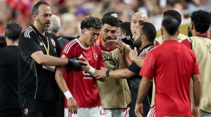 إمام عاشور يغادر معسكر الأهلي في كأس العالم للأندية نحو القاهرة