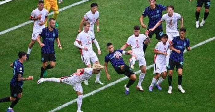 إنتر ميلان يُحقق انتصارًا دراماتيكيًا على أوراوا في نهائي كأس العالم للأندية.