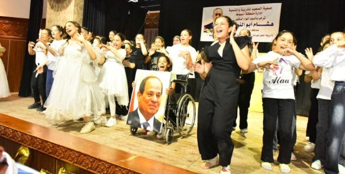 احتفالية تكريم المبدعين: محافظ أسيوط يهنيء الفائزين في مهرجان إبداعاتنا