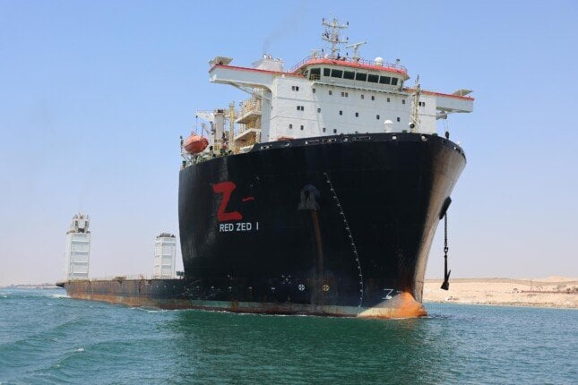 استجابة فورية واحترافية لحادث جنوح السفينة RED ZED1