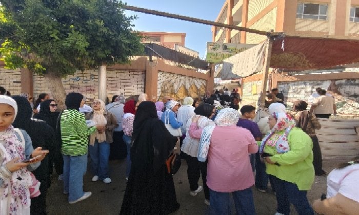 الطلاب يستعدون لامتحانات التاريخ والفيزياء في الإسكندرية تحت إجراءات أمنية صارمة