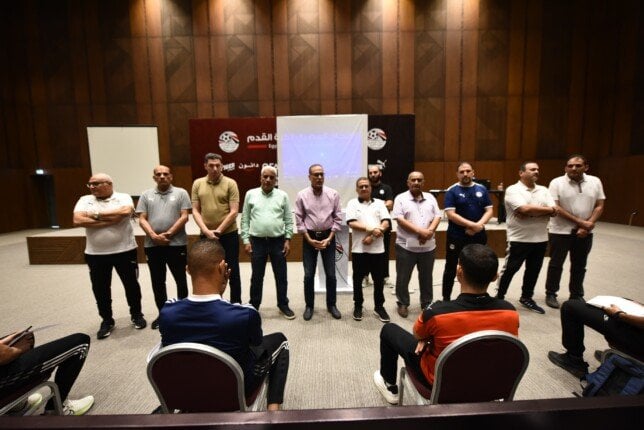 بدء دورة تدريبية للحصول على رخصة تقنية الفيديو المساعد VAR