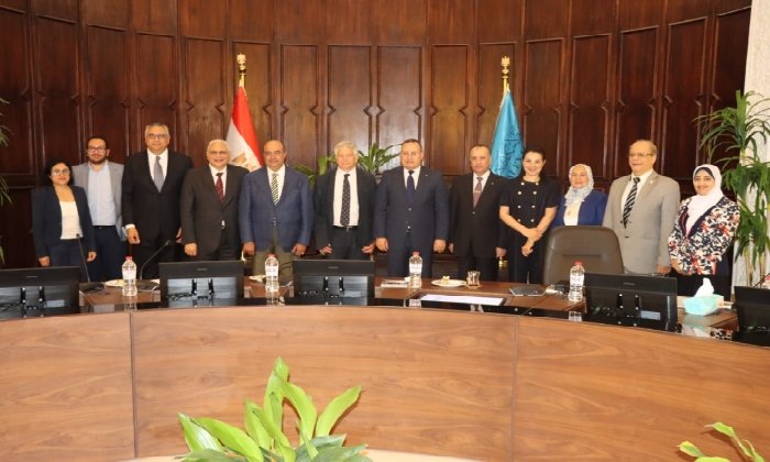 تعزيز الشراكة بين البحث العلمي والصناعة: نقاش بين جامعة الإسكندرية ووفد مصري إيطالي