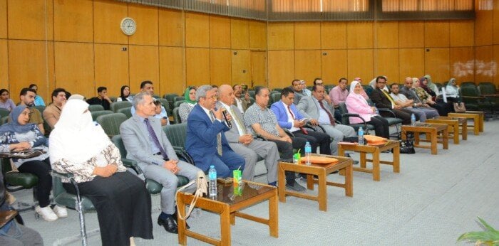 تعزيز الفرص الاقتصادية والاجتماعية في مصر: ندوة علمية بجامعة أسيوط