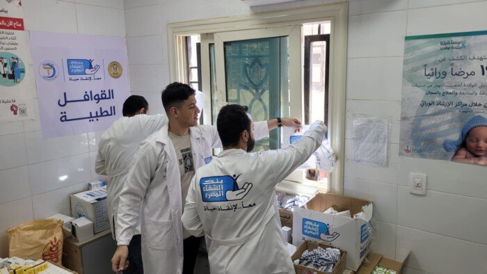تقديم الرعاية الصحية لـ2888 مريضًا في قوافل طبية بدشنا وقوص