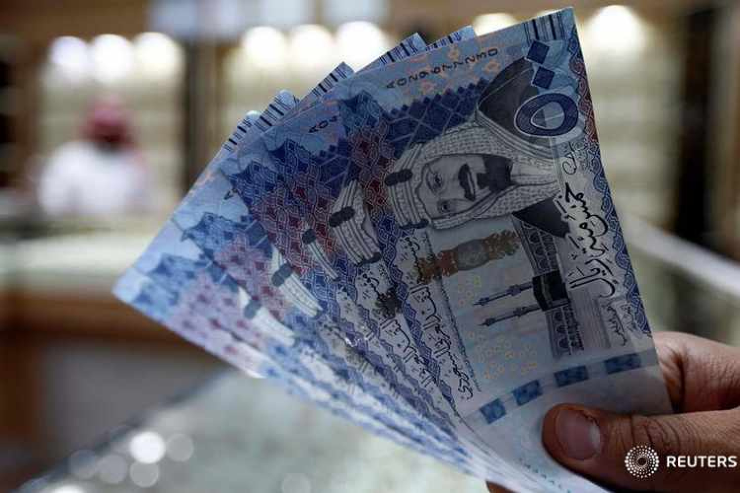 الحق يا معلم! تمويل فوري للمتقاعدين بدون كفيل.. قسط على قد المعاش لمدة 5 سنين!