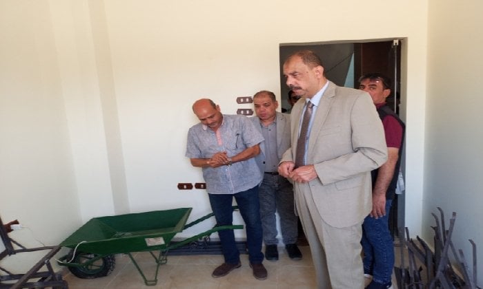 جولة محافظ سوهاج في معرض الحرف اليدوية بحي الكوثر