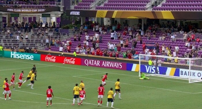 دي ماريا يقود بنفيكا للتقدم على أوكلاند سيتي في نصف نهائي كأس العالم للأندية