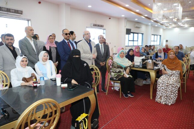 زيارة محافظ بني سويف للاطلاع على تدريب الموظفين الإداريين