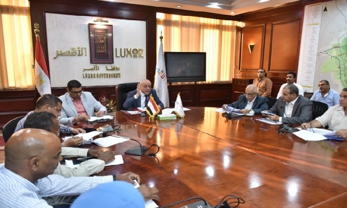 محافظ الأقصر يعزز جهود المصالحة والتنسيق الميداني