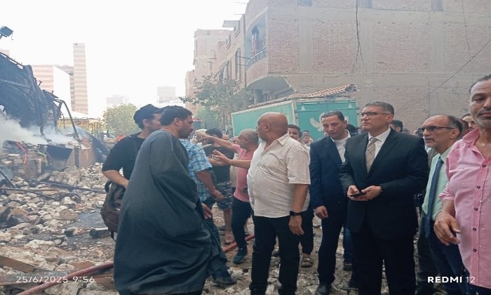 محافظ الجيزة يشرف على عمليات إخماد حريق بمخزن للدهانات في البراجيل