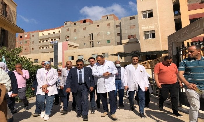 محافظ الدقهلية يثني على كفاءة الطاقم الطبي في مستشفى السنبلاوين