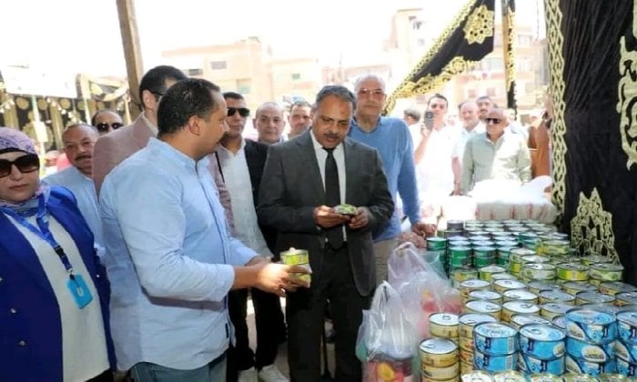 محافظ الشرقية يدشّن سوق اليوم الواحد في الزقازيق بتخفيضات مغرية تصل إلى 30٪