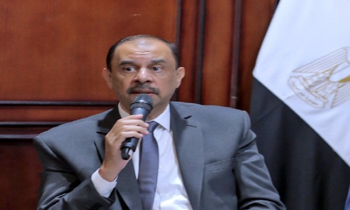 محافظ سوهاج يحث على تسريع إجراءات تصحيح مخالفات البناء