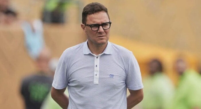 مدرب الوداد في حادث سير مفاجئ أثناء كأس العالم للأندية في أمريكا