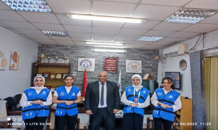 مدير الشباب والرياضة بقنا يرحب بفريق YLY الشبابي