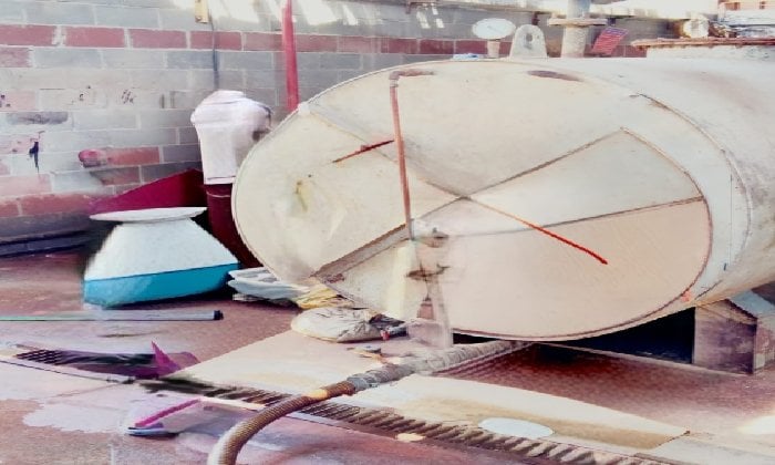 مصادرة 65 طن من زيت السيارات المُعاد تدويره وتحرير 45 محضرًا لمخابز مخالفة في البحيرة