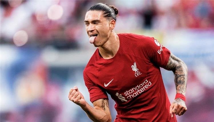 نابولي يسعى لضم نونيز بعرض 40 مليون يورو في سوق الانتقالات الصيفي