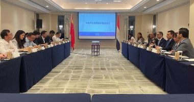 وزير الاستثمار يتحدث في منتدى حول مستقبل صناعة السيارات