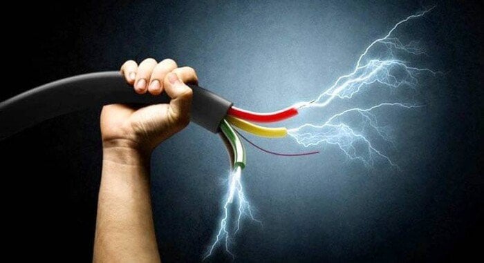 وفاة عاملين نتيجة صعق كهربائي في المنوفية