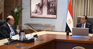 عنوان الخبر: تعزيز دور الهيئة العامة للرقابة المالية في تطوير القطاع المالي غير المصرفي: لقاء رئيس الوزراء مع رئيس الهيئة