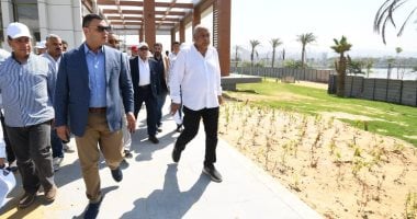 وزير الإسكان يتفقد مشروع حدائق "تلال الفسطاط" ويشدد على ضرورة تسريع العمل وإزالة المخلفات