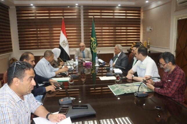 اجتماع حول المرحلة الرابعة من «ممشى أهل مصر» بين محافظ القليوبية ومساعد وزيرة التنمية المحلية