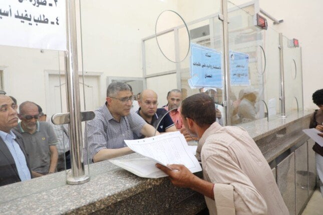 استجابة محافظ الجيزة: لقاء مع أهالي الصف لتلبية شكاواهم