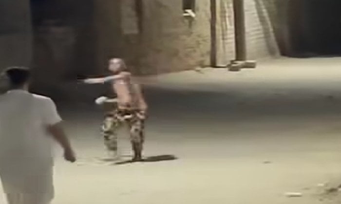 القبض على مهدد بأسرة في الفيوم بسبب سلاح أبيض