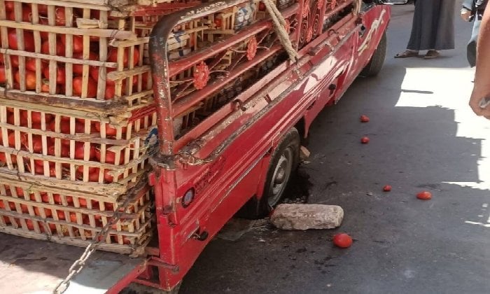 انهيار أرضي مفاجئ يبتلع سيارة في العصافرة بشرق الإسكندرية