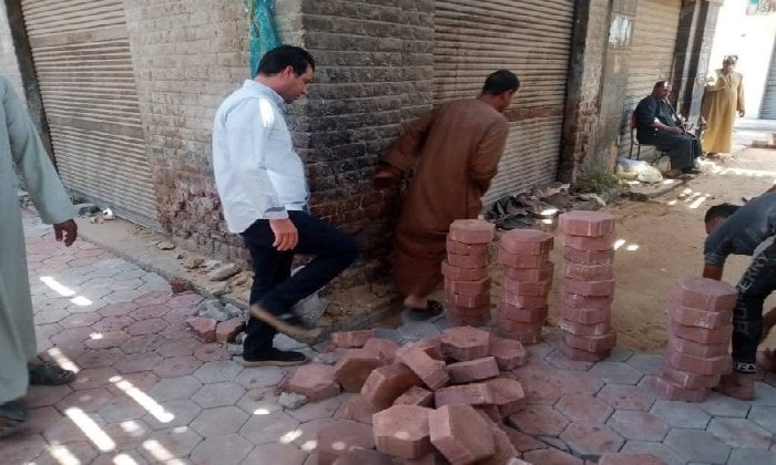 تاج التاريخ: بلاط الإنترلوك يُعيد الحياة لشوارع نجع حمادي