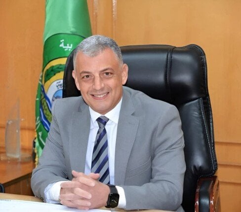 تهنئة أوائل الدبلومات الفنية في الإسماعيلية