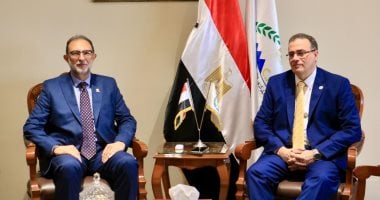 جلسة عمل مثمرة بين الجهاز المركزي للتنظيم والإدارة والهيئة القومية لسلامة الغذاء لتعزيز التعاون وتحسين الموارد البشرية
