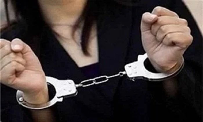 حبس ثلاث سنوات لامرأة بتهمة اختطاف وابتزاز رجل تحت التهديد