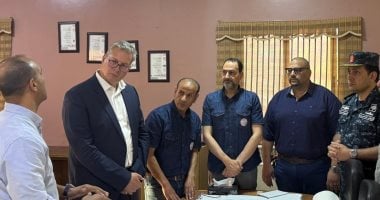 زيارة ميدانية من وزير البترول إلى أسر المفقودين في حادث البارج البحري “أدمارين 12” وتأكيدات على تقديم الدعم النفسي والاجتماعي لهم