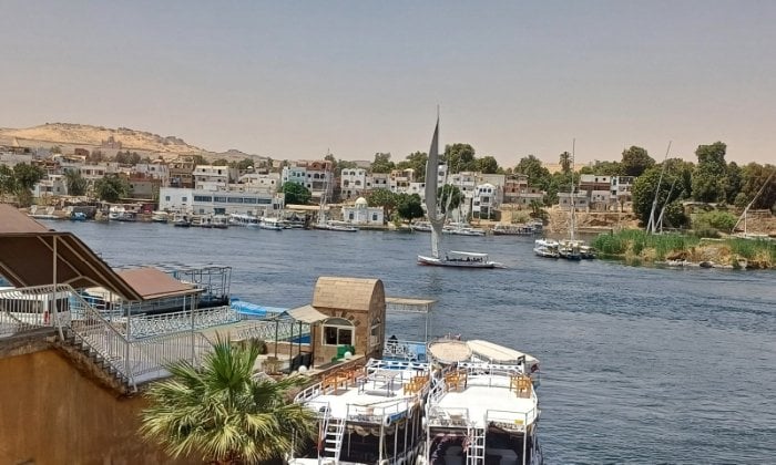 عودة حركة الطيران والملاحة النهرية في أسوان مع تعزيز الاستعدادات لمواجهة الطقس