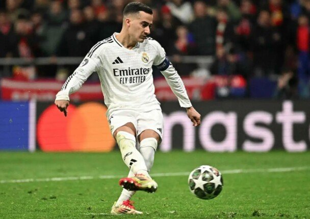 فاسكيز يعبر عن امتنانه لجماهير ريال مدريد بعد إعلان رحيله